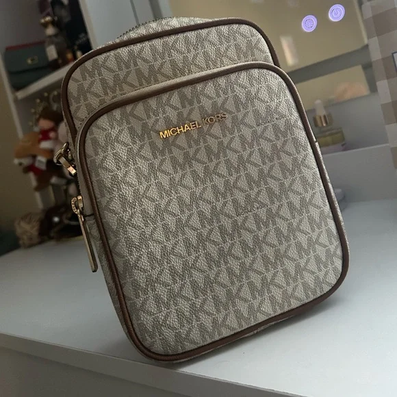 Michael Kors Crossbody Bag + Gift Box - Picture 3 of 7